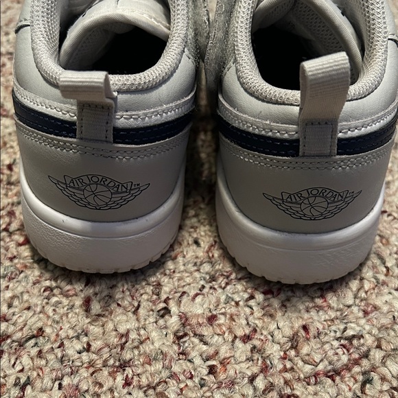 Jordan 1 Low Sneakers in Gray and White Little Kids size 13 - Picture 5 of 7